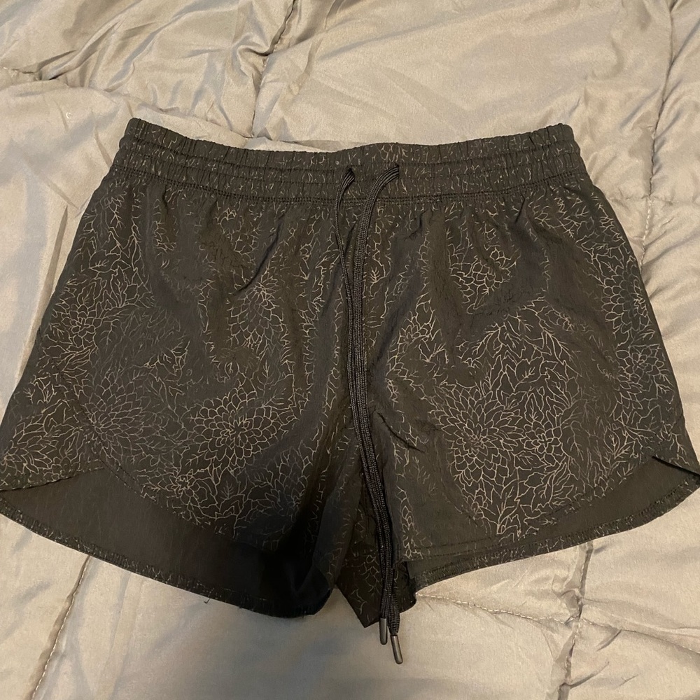 Black ellie workout shorts size S